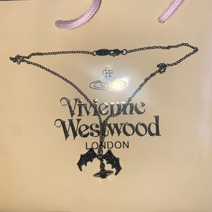 Brand new, I woren it a couple times but other than that. It’s a good gift.